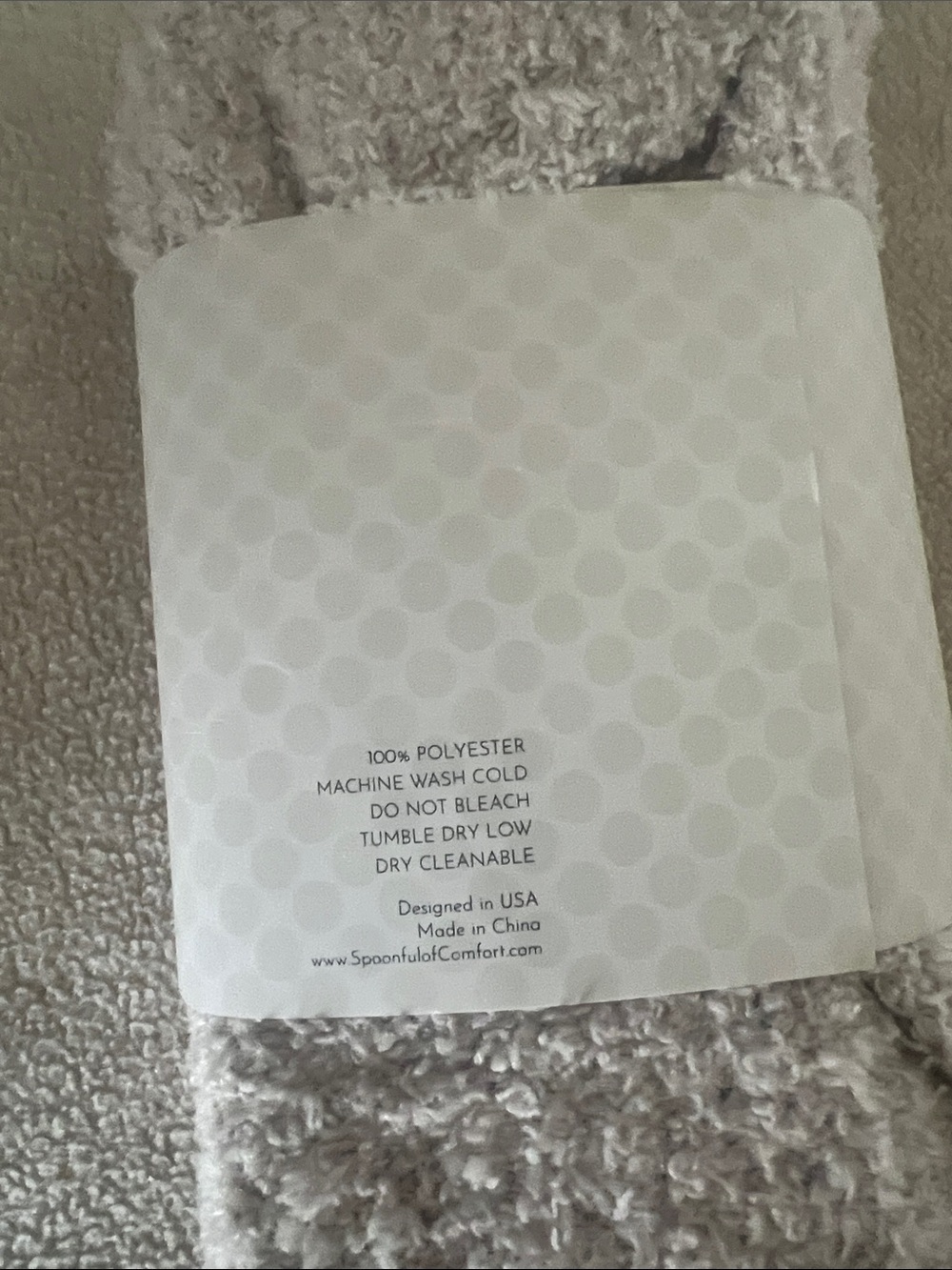 Cozy Plush Throw Blanket and Sock Set - cream colored - Picture 5 of 5
